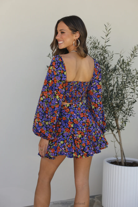 hals over kop croppen met donkere bloemen Hello Molly T6BF8853 kleding